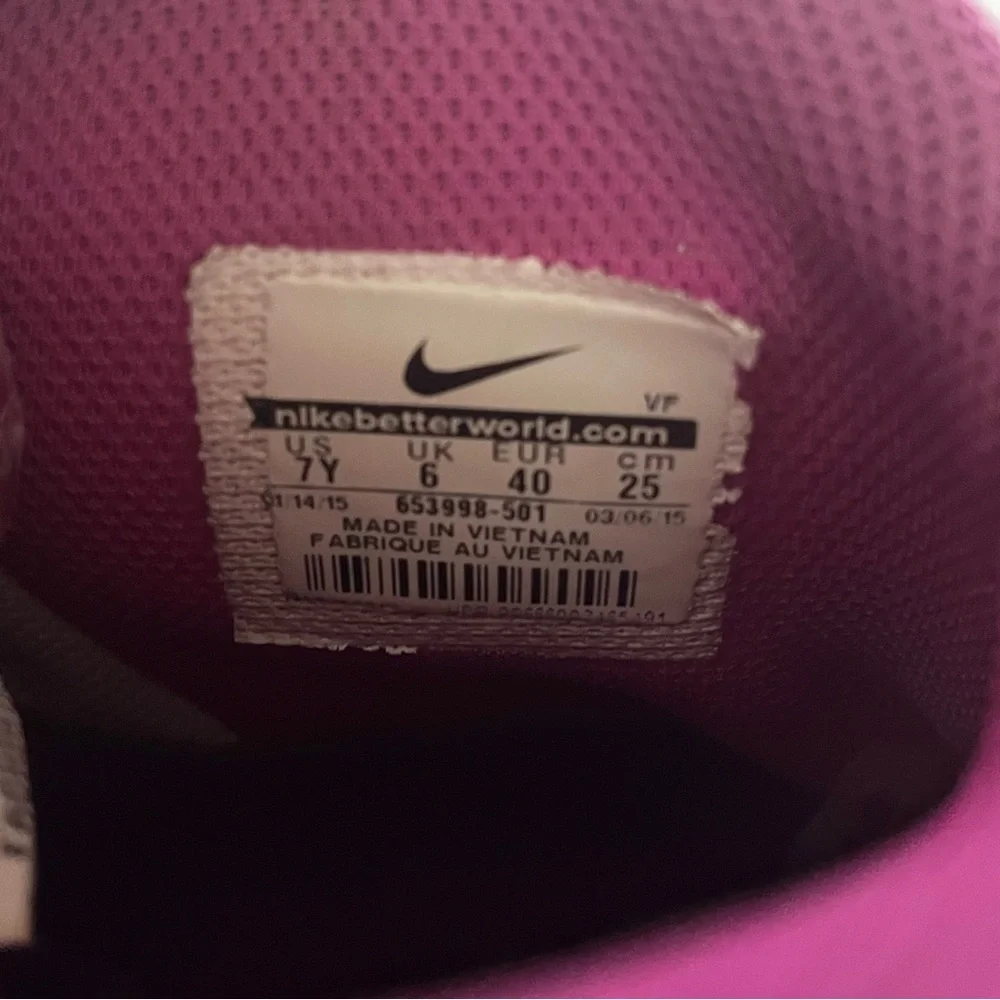 Nike good small